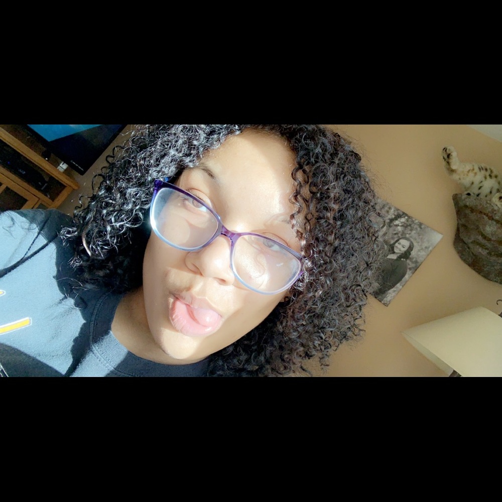 Meet your Posher, Aniya